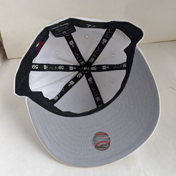 New Era Official MLB New York Yankees 59Fifty Fitted Hat Snapback 7 1/8 WHITE - Picture 7 of 10